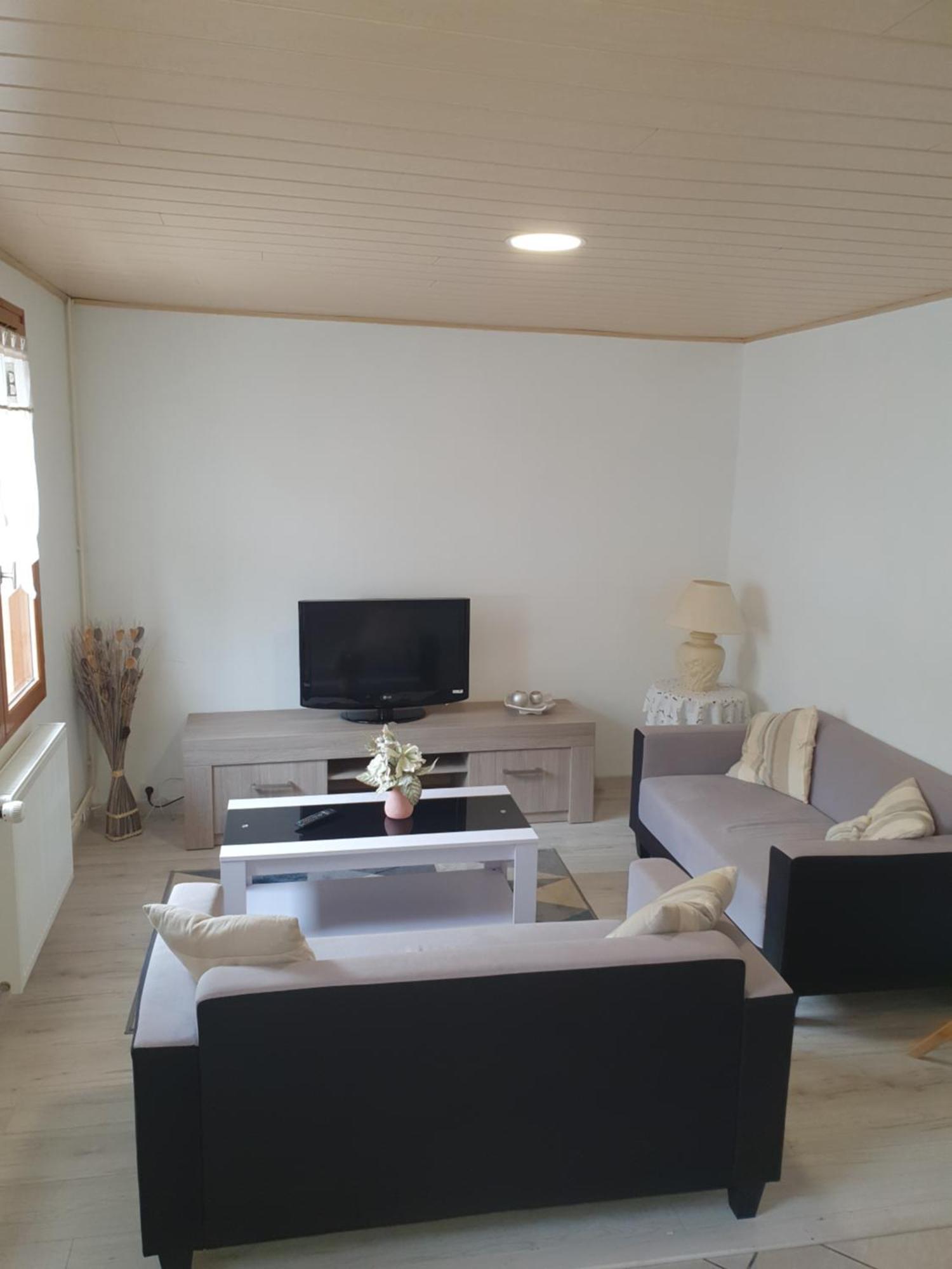 Gite Des Jardiniers Fumay ภายนอก รูปภาพ